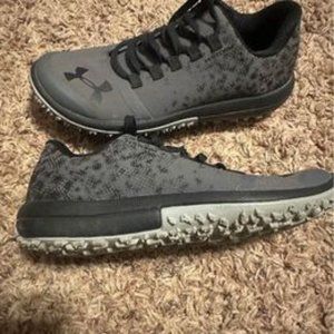 women's size 6.5 UA shoes